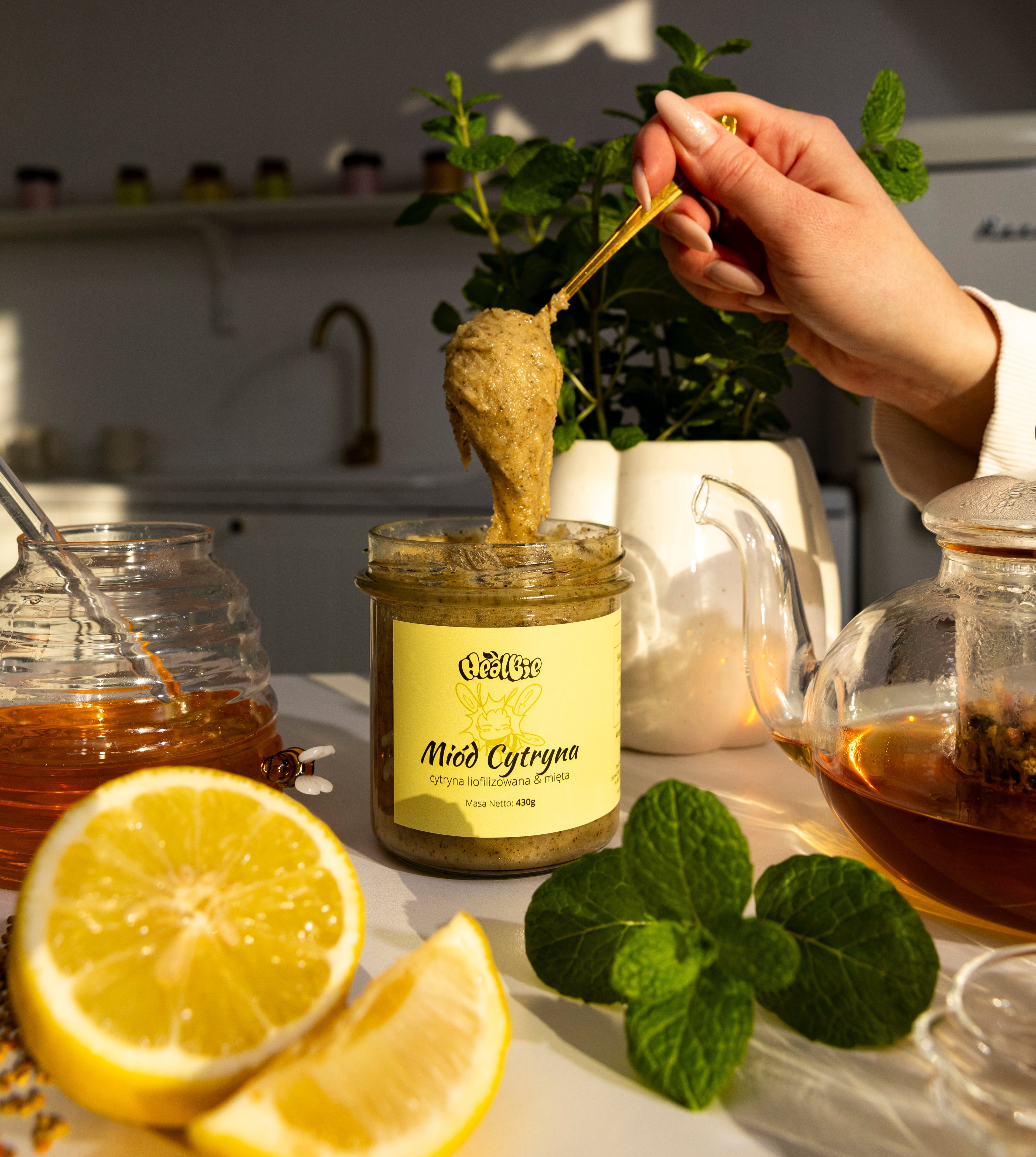 miód kremowany wielowiatowy smakowy prezentacja produktu 